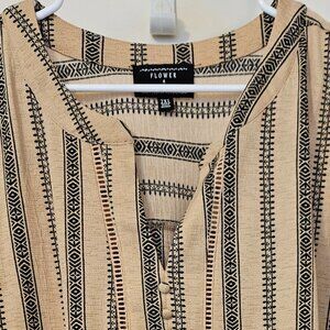 Cuffed Cap sleeve V-neck Top Plus